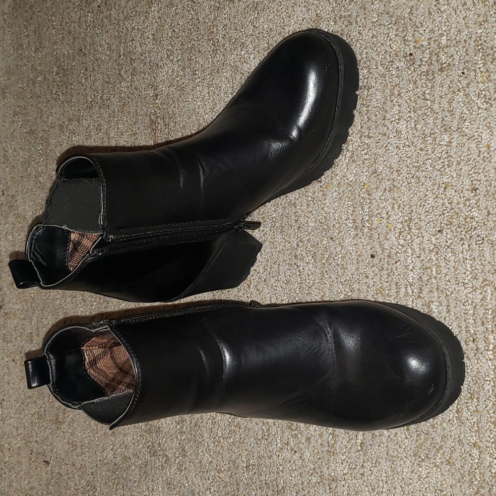 Platform Chelsea Boots